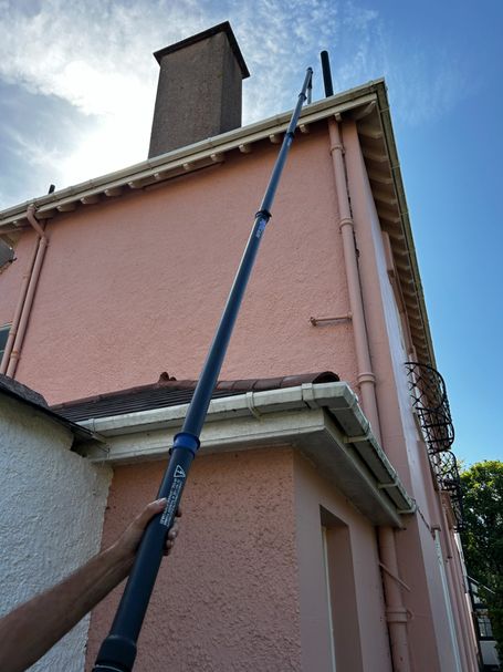 pole to gutter