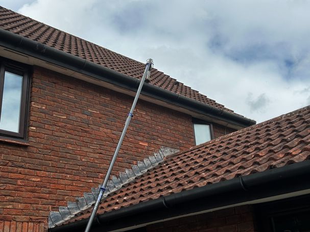 house roof gutter
