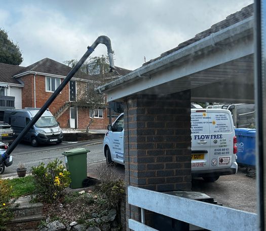 pole to gutter